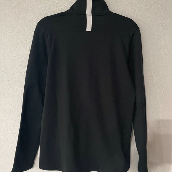 Under Armour Fortitude Loose Fit Black Long Sleeve. Medium. - Picture 5 of 8
